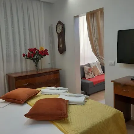 Bani'S Cozy Lovely Apt Tirana Extérieur photo